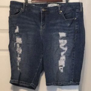 EUC Torrid Sz 22 Boyfriend Premium Jean Shorts
